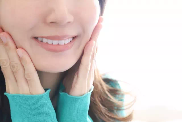 綺麗な歯の女性の画像